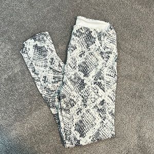 VS Pink Workout Leggings